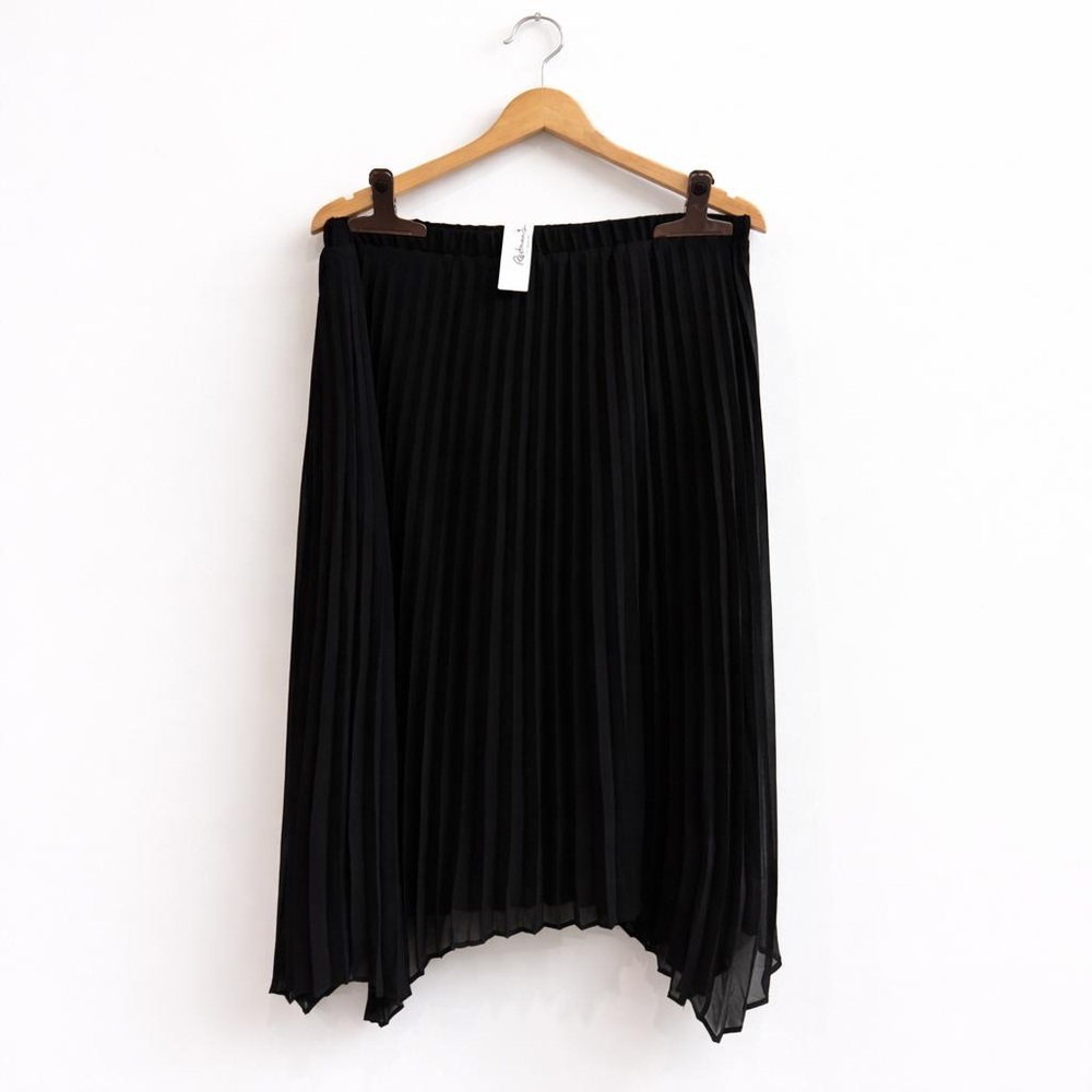 Reitmans Black Midi Asymmetrical Pleated Skirt